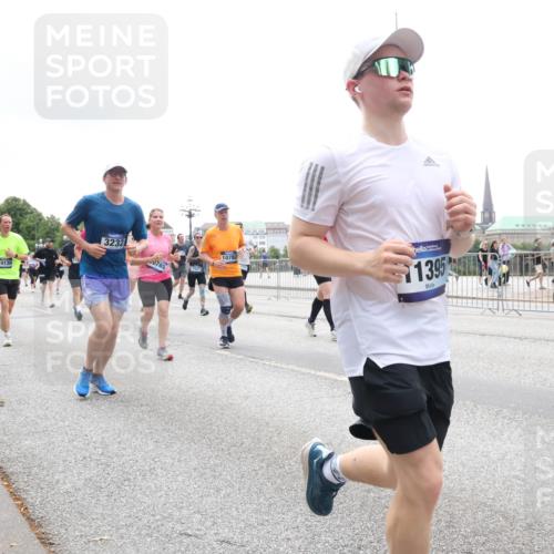 29.06.2025 - hella hamburg halbmarathon Lena Gebhardt http://msf.ph/oto/8378386 29.06.2025 10:49:24 Lombardsbrücke 12664, 10130, 3232, 10782, 0785, 2527, 1395, 1525, 1625, 1805, 1888, 2067, 2160, 2395, 2527, 2541, 2668, 2713, 2927, 3070, 3086, 3183, 3232, 3253, 3383, 3943, 4403, 4525, 4527, 4589, 4769, 4809, 5106, 5118, 5463, 5479, 5480, 5551, 5552, 6015, 6191, 6566, 6694, 6979, 6989, 7301, 7305, 7339, 7650, 7931, 7936, 8549, 9162, 9245, 9261, 9341, 9359, 10033, 10038, 10081, 10130, 10333, 10479, 10704, 10782, 10785, 11000, 11031, 11192, 11558, 11631, 12388 meine-sportfotos.de