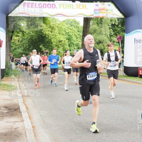 29.06.2025 - hella hamburg halbmarathon MichiJ http://msf.ph/oto/8378395 29.06.2025 10:45:56 Zwischen KM18-KM19 1285, 2006, 5926, 6202, 9156, 9353, 10539, 10915, 12509, 14375, 14628, 15914, 17825, 18153 meine-sportfotos.de