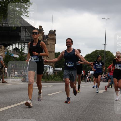 29.06.2025 - hella hamburg halbmarathon Yannick Fuchs http://msf.ph/oto/8378479 29.06.2025 10:54:36 20KM 1364, 1414, 1653, 1681, 2322, 2323, 2363, 6033, 6201, 6309, 6487, 6754, 6757, 7006, 7065, 7636, 8003, 8191, 8421, 8422, 8509, 8662, 8923, 9020, 9021, 10534, 10576, 11041, 11366, 11623, 11702, 11753, 11782, 11937, 12491, 13488, 13589, 14429, 15269, 17491, 17825, 17899, 17952, 18029, 18063, 19159, 19246 meine-sportfotos.de