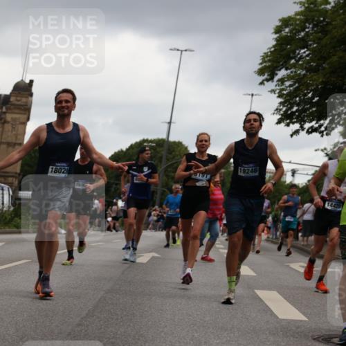 29.06.2025 - hella hamburg halbmarathon Yannick Fuchs http://msf.ph/oto/8378550 29.06.2025 10:54:36 20KM 1364, 1414, 1653, 1681, 2322, 2323, 2363, 6033, 6201, 6309, 6487, 6754, 6757, 7006, 7065, 7636, 8003, 8191, 8421, 8422, 8509, 8662, 8923, 9020, 9021, 10534, 10576, 11041, 11366, 11623, 11702, 11753, 11782, 11937, 12491, 13488, 13589, 14429, 15269, 17491, 17825, 17899, 17952, 18029, 18063, 19159, 19246 meine-sportfotos.de