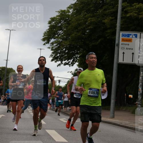 29.06.2025 - hella hamburg halbmarathon Yannick Fuchs http://msf.ph/oto/8378617 29.06.2025 10:54:36 20KM 1364, 1414, 1653, 1681, 2322, 2323, 2363, 6033, 6201, 6309, 6487, 6754, 6757, 7006, 7065, 7636, 8003, 8191, 8421, 8422, 8509, 8662, 8923, 9020, 9021, 10534, 10576, 11041, 11366, 11623, 11702, 11753, 11782, 11937, 12491, 13488, 13589, 14429, 15269, 17491, 17825, 17899, 17952, 18029, 18063, 19159, 19246 meine-sportfotos.de