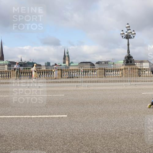 29.06.2025 - hella hamburg halbmarathon Lena Gebhardt http://msf.ph/oto/8378622 29.06.2025 08:51:28 Lombardsbrücke 196 meine-sportfotos.de