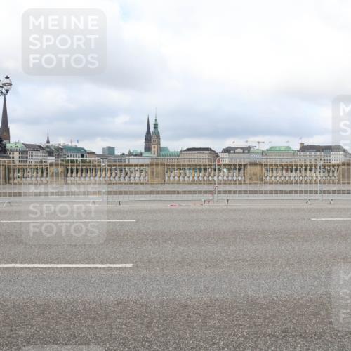 29.06.2025 - hella hamburg halbmarathon Lena Gebhardt http://msf.ph/oto/8378627 29.06.2025 09:14:13 Lombardsbrücke  meine-sportfotos.de