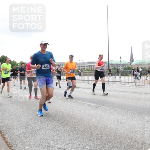 29.06.2025 - hella hamburg halbmarathon Lena Gebhardt http://msf.ph/oto/8378651 29.06.2025 10:49:24 Lombardsbrücke 713, 12664, 10130, 3232, 2527, 10782, 1675, 1525, 1625, 1805, 1888, 2067, 2160, 2395, 2527, 2541, 2668, 2713, 2927, 3070, 3086, 3183, 3232, 3253, 3383, 3943, 4403, 4525, 4527, 4589, 4769, 4809, 5106, 5118, 5463, 5479, 5480, 5551, 5552, 6015, 6191, 6566, 6694, 6979, 6989, 7301, 7305, 7339, 7650, 7931, 7936, 8549, 9162, 9245, 9261, 9341, 9359, 10033, 10038, 10081, 10130, 10333, 10479, 10704, 10782, 10785, 11000, 11031, 11192, 11558, 11631, 12388 meine-sportfotos.de