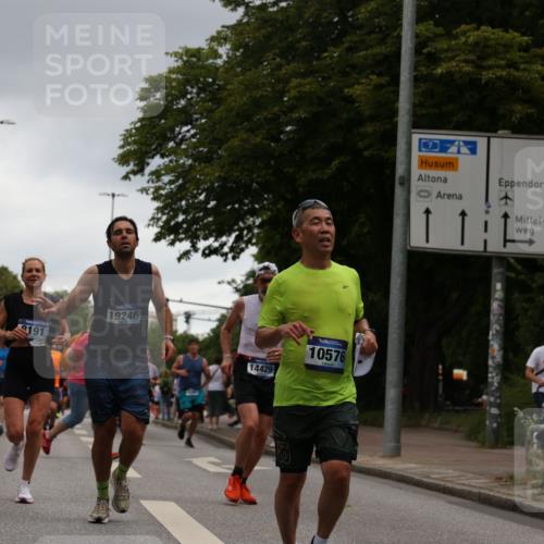 29.06.2025 - hella hamburg halbmarathon Yannick Fuchs http://msf.ph/oto/8378652 29.06.2025 10:54:36 20KM 1364, 1414, 1653, 1681, 2322, 2323, 2363, 6033, 6201, 6309, 6487, 6754, 6757, 7006, 7065, 7636, 8003, 8191, 8421, 8422, 8509, 8662, 8923, 9020, 9021, 10534, 10576, 11041, 11366, 11623, 11702, 11753, 11782, 11937, 12491, 13488, 13589, 14429, 15269, 17491, 17825, 17899, 17952, 18029, 18063, 19159, 19246 meine-sportfotos.de