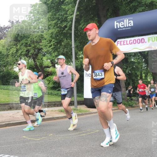 29.06.2025 - hella hamburg halbmarathon KatJ http://msf.ph/oto/8378668 29.06.2025 10:24:51 Zwischen KM18-KM19 3843 meine-sportfotos.de