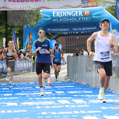 29.06.2025 - hella hamburg halbmarathon Strokosch-Dieckow http://msf.ph/oto/8378703 29.06.2025 10:25:10 Ziel 8376, 11078, 11994, 13913, 14113, 15483, 16484 meine-sportfotos.de