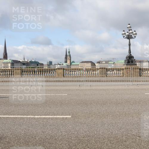 29.06.2025 - hella hamburg halbmarathon Lena Gebhardt http://msf.ph/oto/8378714 29.06.2025 08:51:56 Lombardsbrücke  meine-sportfotos.de