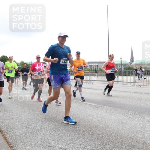 29.06.2025 - hella hamburg halbmarathon Lena Gebhardt http://msf.ph/oto/8378717 29.06.2025 10:49:24 Lombardsbrücke 10130, 12664, 17647, 2713, 3232, 10782, 1679, 1525, 1625, 1805, 1888, 2067, 2160, 2395, 2527, 2541, 2668, 2713, 2927, 3070, 3086, 3183, 3232, 3253, 3383, 3943, 4403, 4525, 4527, 4589, 4769, 4809, 5106, 5118, 5463, 5479, 5480, 5551, 5552, 6015, 6191, 6566, 6694, 6979, 6989, 7301, 7305, 7339, 7650, 7931, 7936, 8549, 9162, 9245, 9261, 9341, 9359, 10033, 10038, 10081, 10130, 10333, 10479, 10704, 10782, 10785, 11000, 11031, 11192, 11558, 11631, 12388 meine-sportfotos.de