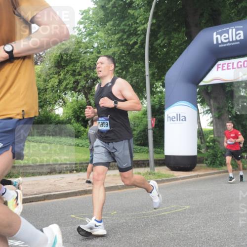 29.06.2025 - hella hamburg halbmarathon KatJ http://msf.ph/oto/8378770 29.06.2025 10:24:52 Zwischen KM18-KM19 3843 meine-sportfotos.de