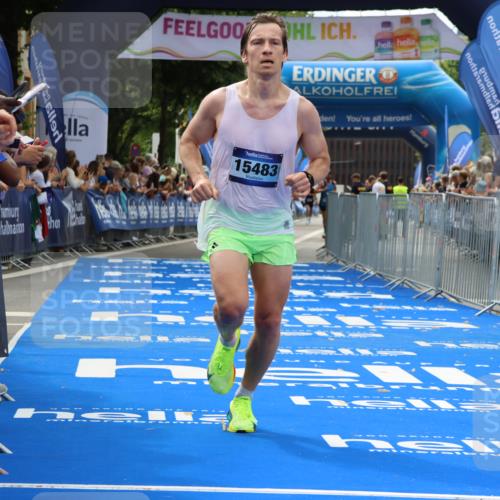 29.06.2025 - hella hamburg halbmarathon Strokosch-Dieckow http://msf.ph/oto/8378788 29.06.2025 10:25:05 Ziel 2483, 8376, 11078, 11994, 13913, 14113, 15483 meine-sportfotos.de