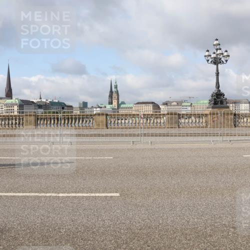 29.06.2025 - hella hamburg halbmarathon Lena Gebhardt http://msf.ph/oto/8378802 29.06.2025 08:51:56 Lombardsbrücke  meine-sportfotos.de