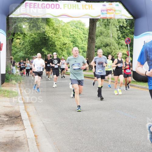 29.06.2025 - hella hamburg halbmarathon MichiJ http://msf.ph/oto/8378823 29.06.2025 10:46:00 Zwischen KM18-KM19 2006, 2957, 3181, 6208, 7259, 8089, 9156, 9353, 10539, 10915, 11757, 12406, 12509, 12809, 14355, 14375, 14429, 14628, 15914, 17176, 17825, 17931, 18153, 18467 meine-sportfotos.de