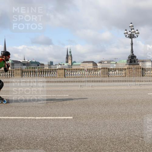 29.06.2025 - hella hamburg halbmarathon Lena Gebhardt http://msf.ph/oto/8378877 29.06.2025 08:51:56 Lombardsbrücke 483 meine-sportfotos.de