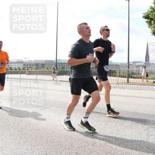 29.06.2025 - hella hamburg halbmarathon Lena Gebhardt http://msf.ph/oto/8378878 29.06.2025 10:15:27 Lombardsbrücke 12521, 9423, 24, 1296, 1379, 1440, 1524, 1575, 1745, 2110, 2140, 2281, 2720, 2989, 3417, 3507, 3509, 3513, 3650, 3844, 4007, 4466, 4492, 4494, 4495, 4641, 5069, 5271, 5739, 5800, 5986, 6181, 6248, 6317, 6376, 6576, 7452, 7809, 7810, 7881, 8237, 8256, 8275, 8609, 9113, 9192, 9307, 9423, 9657, 9847, 9911, 9975, 9997, 10108, 10589, 10775, 10858, 11271, 11598, 12457, 12521, 13197, 13453, 13500, 13818, 14413, 14550, 14552, 15150, 15307, 15740 meine-sportfotos.de