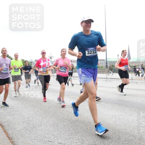 29.06.2025 - hella hamburg halbmarathon Lena Gebhardt http://msf.ph/oto/8378899 29.06.2025 10:49:25 Lombardsbrücke 27, 10785, 2527, 10130, 7647, 12664, 3232, 16759, 1525, 1625, 1805, 1888, 2067, 2160, 2395, 2466, 2527, 2541, 2668, 2713, 2927, 3070, 3086, 3183, 3232, 3253, 3383, 3943, 4403, 4525, 4527, 4589, 4769, 4809, 5106, 5118, 5463, 5551, 5552, 6191, 6566, 6694, 6979, 6989, 7301, 7305, 7339, 7650, 7931, 7936, 8549, 9162, 9245, 9261, 9341, 9359, 10033, 10038, 10081, 10130, 10333, 10479, 10704, 10782, 10785, 11000, 11031, 11192, 11558, 11631, 12388 meine-sportfotos.de