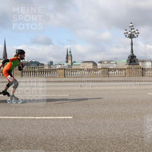 29.06.2025 - hella hamburg halbmarathon Lena Gebhardt http://msf.ph/oto/8378908 29.06.2025 08:51:56 Lombardsbrücke 483, 466 meine-sportfotos.de