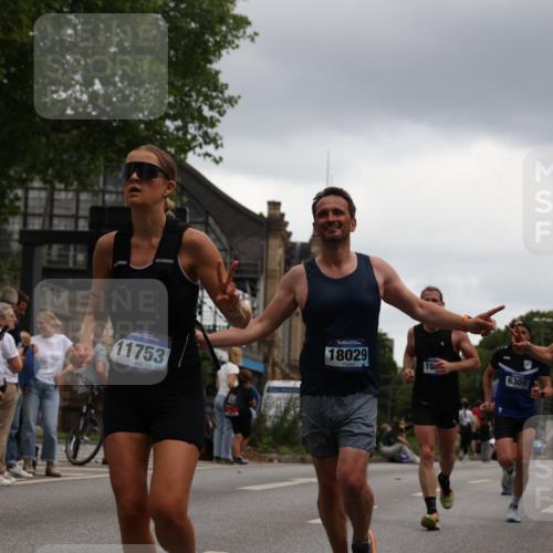 29.06.2025 - hella hamburg halbmarathon Yannick Fuchs http://msf.ph/oto/8378909 29.06.2025 10:54:37 20KM 1364, 1414, 1653, 1681, 2322, 2323, 2363, 6033, 6201, 6309, 6487, 6754, 6757, 7006, 7065, 7636, 8003, 8191, 8421, 8422, 8662, 8923, 9020, 9021, 10534, 10576, 11041, 11366, 11623, 11702, 11753, 11782, 11937, 12491, 13488, 13589, 14429, 15269, 17491, 17825, 17899, 17952, 18029, 18063, 19159, 19246 meine-sportfotos.de