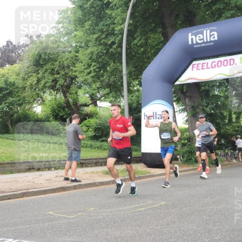 29.06.2025 - hella hamburg halbmarathon KatJ http://msf.ph/oto/8378924 29.06.2025 10:24:53 Zwischen KM18-KM19 3843 meine-sportfotos.de