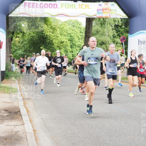 29.06.2025 - hella hamburg halbmarathon MichiJ http://msf.ph/oto/8378964 29.06.2025 10:46:01 Zwischen KM18-KM19 2006, 2957, 3181, 6208, 7259, 8089, 9156, 9353, 10915, 11757, 12378, 12406, 12509, 12633, 12809, 14355, 14375, 14429, 14628, 17176, 17825, 17931, 18153, 18467, 19246 meine-sportfotos.de