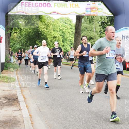 29.06.2025 - hella hamburg halbmarathon MichiJ http://msf.ph/oto/8379016 29.06.2025 10:46:02 Zwischen KM18-KM19 2957, 3181, 6208, 7259, 8089, 9156, 9353, 10915, 11757, 12378, 12406, 12633, 12809, 14355, 14375, 14429, 14628, 17176, 17825, 17931, 18153, 18467, 19246 meine-sportfotos.de