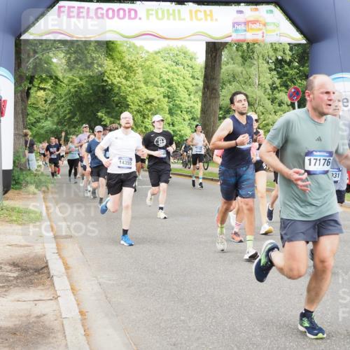 29.06.2025 - hella hamburg halbmarathon MichiJ http://msf.ph/oto/8379045 29.06.2025 10:46:02 Zwischen KM18-KM19 2957, 3181, 6208, 7259, 8089, 9156, 9353, 10915, 11757, 12378, 12406, 12633, 12809, 14355, 14375, 14429, 14628, 17176, 17825, 17931, 18153, 18467, 19246 meine-sportfotos.de
