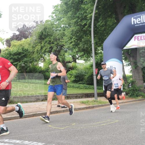 29.06.2025 - hella hamburg halbmarathon KatJ http://msf.ph/oto/8379049 29.06.2025 10:24:54 Zwischen KM18-KM19 3843 meine-sportfotos.de