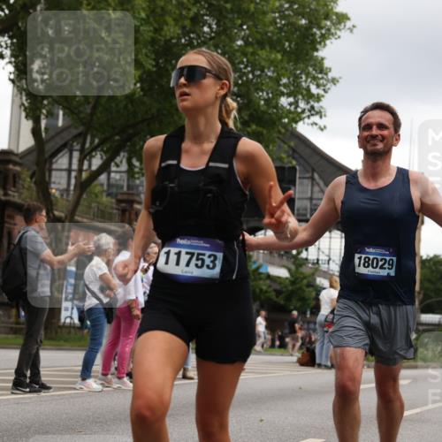 29.06.2025 - hella hamburg halbmarathon Yannick Fuchs http://msf.ph/oto/8379068 29.06.2025 10:54:37 20KM 1364, 1414, 1653, 1681, 2322, 2323, 2363, 6033, 6201, 6309, 6487, 6754, 6757, 7006, 7065, 7636, 8003, 8191, 8421, 8422, 8662, 8923, 9020, 9021, 10534, 10576, 11041, 11366, 11623, 11702, 11753, 11782, 11937, 12491, 13488, 13589, 14429, 15269, 17491, 17825, 17899, 17952, 18029, 18063, 19159, 19246 meine-sportfotos.de