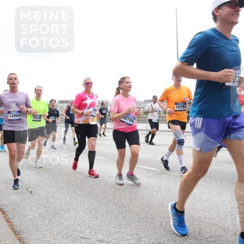 29.06.2025 - hella hamburg halbmarathon Lena Gebhardt http://msf.ph/oto/8379093 29.06.2025 10:49:25 Lombardsbrücke 1712664, 10130, 17647, 10785, 10782, 1675, 1525, 1625, 1805, 1888, 2067, 2160, 2395, 2466, 2527, 2541, 2668, 2713, 2927, 3070, 3086, 3183, 3232, 3253, 3383, 3943, 4403, 4525, 4527, 4589, 4769, 4809, 5106, 5118, 5463, 5551, 5552, 6191, 6566, 6694, 6979, 6989, 7301, 7305, 7339, 7650, 7931, 7936, 8549, 9162, 9245, 9261, 9341, 9359, 10033, 10038, 10081, 10130, 10333, 10479, 10704, 10782, 10785, 11000, 11031, 11192, 11558, 11631, 12388 meine-sportfotos.de