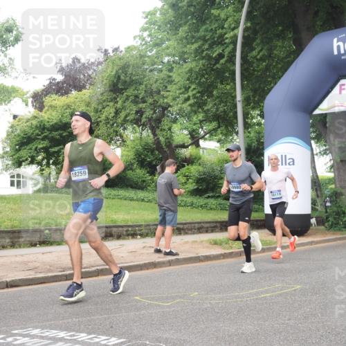 29.06.2025 - hella hamburg halbmarathon KatJ http://msf.ph/oto/8379106 29.06.2025 10:24:54 Zwischen KM18-KM19 3843 meine-sportfotos.de