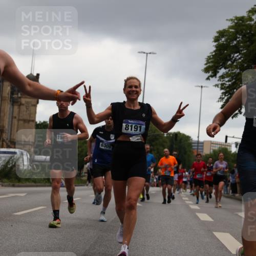 29.06.2025 - hella hamburg halbmarathon Yannick Fuchs http://msf.ph/oto/8379126 29.06.2025 10:54:38 20KM 1364, 1414, 1653, 1681, 2322, 2323, 2363, 6033, 6201, 6309, 6487, 6754, 6757, 7006, 7065, 7636, 8003, 8191, 8421, 8422, 8662, 8923, 9020, 9021, 10534, 10576, 11041, 11366, 11623, 11702, 11753, 11782, 11937, 12491, 13488, 13589, 14429, 15269, 17491, 17825, 17899, 17952, 18029, 18063, 19117, 19146, 19159, 19246 meine-sportfotos.de