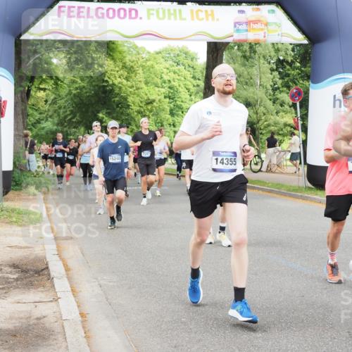 29.06.2025 - hella hamburg halbmarathon MichiJ http://msf.ph/oto/8379204 29.06.2025 10:46:03 Zwischen KM18-KM19 2957, 3181, 6208, 7259, 7287, 8089, 9156, 11158, 11757, 12378, 12406, 12633, 12809, 14355, 14429, 14628, 17176, 17931, 18467, 19246 meine-sportfotos.de