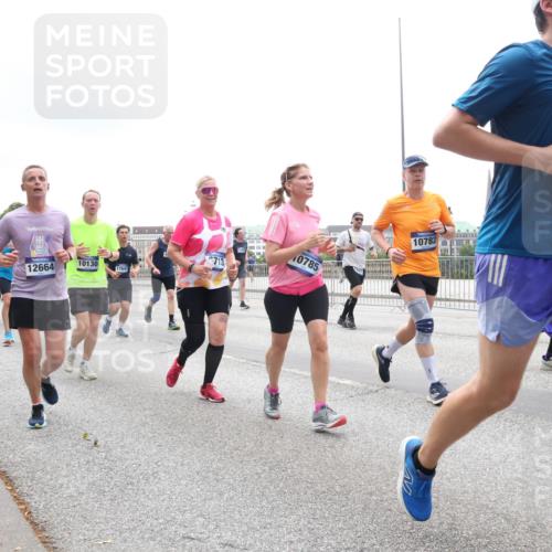 29.06.2025 - hella hamburg halbmarathon Lena Gebhardt http://msf.ph/oto/8379206 29.06.2025 10:49:25 Lombardsbrücke 12664, 10130, 17647, 2713, 0785, 10782, 1525, 1625, 1805, 1888, 2067, 2160, 2395, 2466, 2527, 2541, 2668, 2713, 2927, 3070, 3086, 3183, 3232, 3253, 3383, 3943, 4403, 4525, 4527, 4589, 4769, 4809, 5106, 5118, 5463, 5551, 5552, 6191, 6566, 6694, 6979, 6989, 7301, 7305, 7339, 7650, 7931, 7936, 8549, 9162, 9245, 9261, 9341, 9359, 10033, 10038, 10081, 10130, 10333, 10479, 10704, 10782, 10785, 11000, 11031, 11192, 11558, 11631, 12388 meine-sportfotos.de