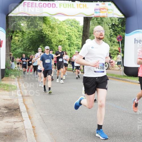 29.06.2025 - hella hamburg halbmarathon MichiJ http://msf.ph/oto/8379220 29.06.2025 10:46:03 Zwischen KM18-KM19 2957, 3181, 6208, 7259, 7287, 8089, 9156, 11158, 11757, 12378, 12406, 12633, 12809, 14355, 14429, 14628, 17176, 17931, 18467, 19246 meine-sportfotos.de