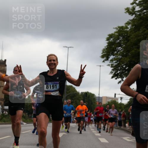 29.06.2025 - hella hamburg halbmarathon Yannick Fuchs http://msf.ph/oto/8379263 29.06.2025 10:54:38 20KM 1364, 1414, 1653, 1681, 2322, 2323, 2363, 6033, 6201, 6309, 6487, 6754, 6757, 7006, 7065, 7636, 8003, 8191, 8421, 8422, 8662, 8923, 9020, 9021, 10534, 10576, 11041, 11366, 11623, 11702, 11753, 11782, 11937, 12491, 13488, 13589, 14429, 15269, 17491, 17825, 17899, 17952, 18029, 18063, 19117, 19146, 19159, 19246 meine-sportfotos.de