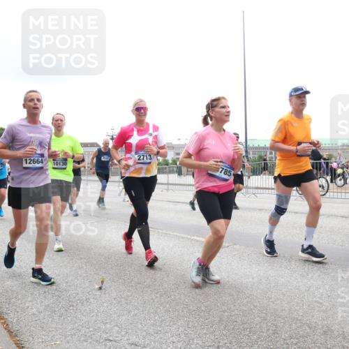 29.06.2025 - hella hamburg halbmarathon Lena Gebhardt http://msf.ph/oto/8379299 29.06.2025 10:49:25 Lombardsbrücke 2541, 12664, 2713, 10130, 17315, 785, 1675, 1525, 1625, 1805, 1888, 2067, 2160, 2395, 2466, 2527, 2541, 2668, 2713, 2927, 3070, 3086, 3183, 3232, 3253, 3383, 3943, 4403, 4525, 4527, 4589, 4769, 4809, 5106, 5118, 5463, 5551, 5552, 6191, 6566, 6694, 6979, 6989, 7301, 7305, 7339, 7650, 7931, 7936, 8549, 9162, 9245, 9261, 9341, 9359, 10033, 10038, 10081, 10130, 10333, 10479, 10704, 10782, 10785, 11000, 11031, 11192, 11558, 11631, 12388 meine-sportfotos.de