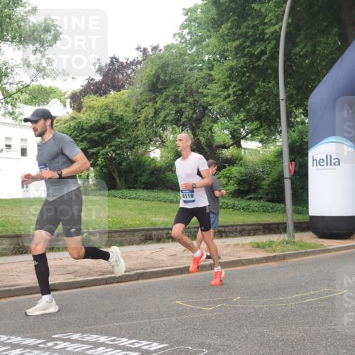 29.06.2025 - hella hamburg halbmarathon KatJ http://msf.ph/oto/8379321 29.06.2025 10:24:55 Zwischen KM18-KM19 3843 meine-sportfotos.de