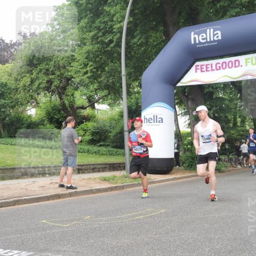 29.06.2025 - hella hamburg halbmarathon KatJ http://msf.ph/oto/8379345 29.06.2025 10:24:56 Zwischen KM18-KM19 3843, 6829, 7831 meine-sportfotos.de