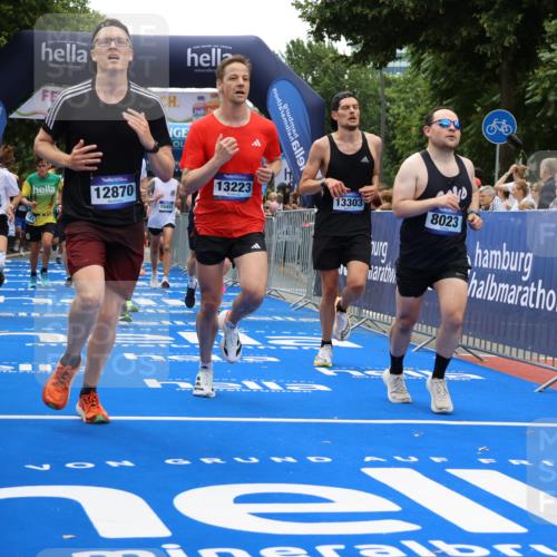 29.06.2025 - hella hamburg halbmarathon Strokosch-Dieckow http://msf.ph/oto/8379355 29.06.2025 10:47:31 Ziel 51, 1012, 1070, 1320, 1592, 1696, 2284, 2839, 2869, 2953, 3304, 5532, 5650, 5889, 6009, 8023, 8234, 8693, 8852, 8927, 9305, 10969, 11021, 12870, 13223, 13303, 14618, 14619, 15350, 15451, 15479, 15923, 16819, 17846, 17905, 18104, 18758, 18970, 18974, 19181 meine-sportfotos.de