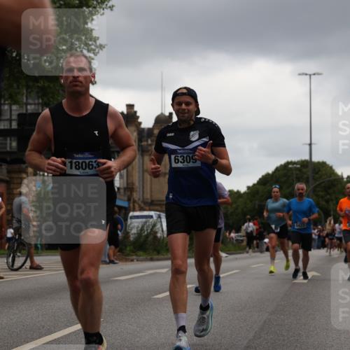 29.06.2025 - hella hamburg halbmarathon Yannick Fuchs http://msf.ph/oto/8379373 29.06.2025 10:54:39 20KM 1364, 1414, 1653, 1681, 2322, 2323, 2363, 6033, 6201, 6309, 6487, 6754, 6757, 7006, 7065, 7636, 8003, 8191, 8421, 8422, 8662, 8923, 9020, 9021, 10534, 10576, 11041, 11366, 11623, 11702, 11753, 11782, 11937, 12491, 13488, 13589, 14429, 15269, 17491, 17899, 17952, 18029, 18063, 19117, 19146, 19246 meine-sportfotos.de