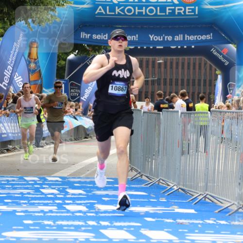 29.06.2025 - hella hamburg halbmarathon Strokosch-Dieckow http://msf.ph/oto/8379402 29.06.2025 10:24:57 Ziel 2483, 10867, 11078, 14836, 15483, 16361, 17752 meine-sportfotos.de