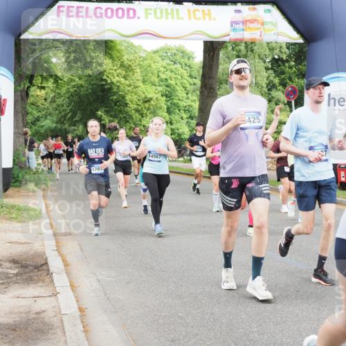 29.06.2025 - hella hamburg halbmarathon MichiJ http://msf.ph/oto/8379511 29.06.2025 10:46:07 Zwischen KM18-KM19 3181, 3425, 3983, 4502, 6208, 6997, 7259, 7287, 8089, 10703, 11158, 11159, 11808, 12378, 12406, 12633, 14355, 14567, 15240, 16160, 16341, 17017, 17931, 18467, 18716, 18985, 19246 meine-sportfotos.de