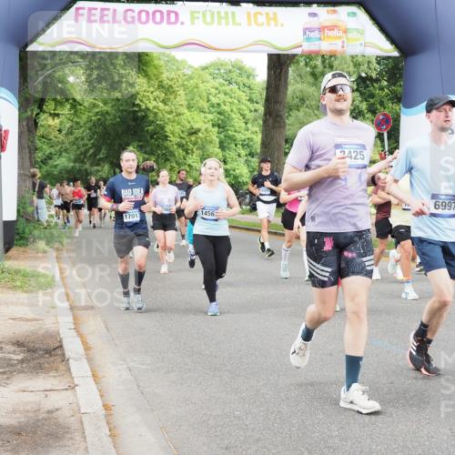 29.06.2025 - hella hamburg halbmarathon MichiJ http://msf.ph/oto/8379521 29.06.2025 10:46:07 Zwischen KM18-KM19 3181, 3425, 3983, 4502, 6208, 6997, 7259, 7287, 8089, 10703, 11158, 11159, 11808, 12378, 12406, 12633, 14355, 14567, 15240, 16160, 16341, 17017, 17931, 18467, 18716, 18985, 19246 meine-sportfotos.de