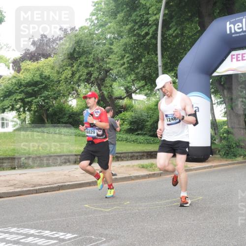 29.06.2025 - hella hamburg halbmarathon KatJ http://msf.ph/oto/8379532 29.06.2025 10:24:57 Zwischen KM18-KM19 6829, 7831 meine-sportfotos.de