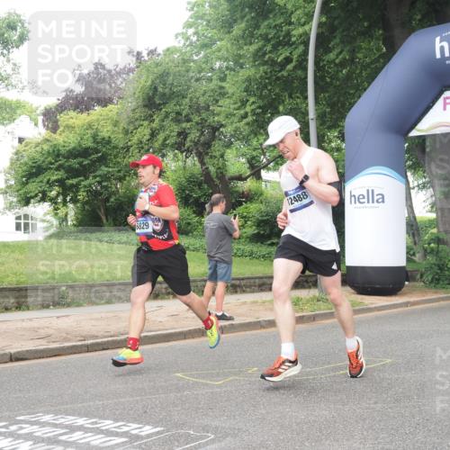 29.06.2025 - hella hamburg halbmarathon KatJ http://msf.ph/oto/8379559 29.06.2025 10:24:57 Zwischen KM18-KM19 6829, 7831 meine-sportfotos.de