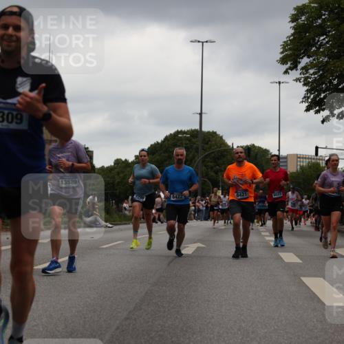 29.06.2025 - hella hamburg halbmarathon Yannick Fuchs http://msf.ph/oto/8379572 29.06.2025 10:54:40 20KM 1364, 1414, 1653, 1681, 2322, 2323, 2363, 6033, 6201, 6309, 6487, 6754, 6757, 7006, 7065, 7636, 8003, 8191, 8421, 8422, 8662, 8923, 9020, 9021, 10534, 10576, 11041, 11366, 11623, 11702, 11753, 11782, 11937, 12491, 13459, 13488, 13589, 14429, 15269, 17491, 17899, 17952, 18029, 18063, 19117, 19146, 19246 meine-sportfotos.de