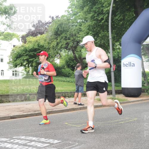 29.06.2025 - hella hamburg halbmarathon KatJ http://msf.ph/oto/8379586 29.06.2025 10:24:57 Zwischen KM18-KM19 6829, 7831 meine-sportfotos.de