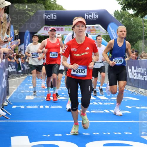 29.06.2025 - hella hamburg halbmarathon Strokosch-Dieckow http://msf.ph/oto/8379593 29.06.2025 10:47:27 Ziel 51, 1012, 1070, 1592, 1696, 2274, 2284, 2839, 2864, 2869, 2953, 3304, 5532, 5650, 5889, 6009, 8023, 8234, 8693, 8852, 8927, 9305, 10423, 11021, 11077, 11491, 12870, 13223, 13303, 13782, 15350, 15479, 15611, 15923, 16089, 16819, 17846, 17905, 18104, 18758, 18974, 19181 meine-sportfotos.de