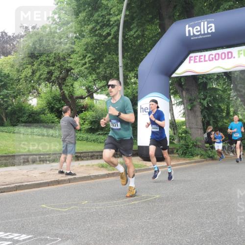 29.06.2025 - hella hamburg halbmarathon KatJ http://msf.ph/oto/8379641 29.06.2025 10:24:59 Zwischen KM18-KM19 4062, 6829, 7831 meine-sportfotos.de
