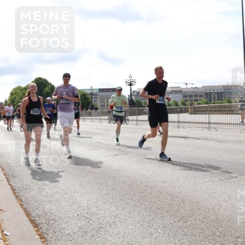 29.06.2025 - hella hamburg halbmarathon Lena Gebhardt http://msf.ph/oto/8379742 29.06.2025 10:15:29 Lombardsbrücke 9307, 13455, 2720, 16040, 1296, 1440, 1524, 1745, 2110, 2281, 2720, 2989, 3417, 3513, 3650, 3844, 4007, 4466, 4492, 4494, 4495, 5069, 5271, 5739, 5986, 6317, 6376, 6576, 7452, 7809, 7810, 7881, 8237, 8256, 8275, 8609, 9113, 9192, 9307, 9423, 9657, 9847, 9975, 9997, 10108, 10589, 10775, 10858, 11271, 11598, 12457, 12521, 13179, 13197, 13453, 13500, 13818, 13951, 14413, 14423, 14550, 14552, 15150, 15307, 15740 meine-sportfotos.de